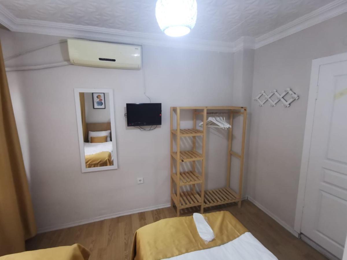 Konut Wooden House Hotell Istanbul Exteriör bild