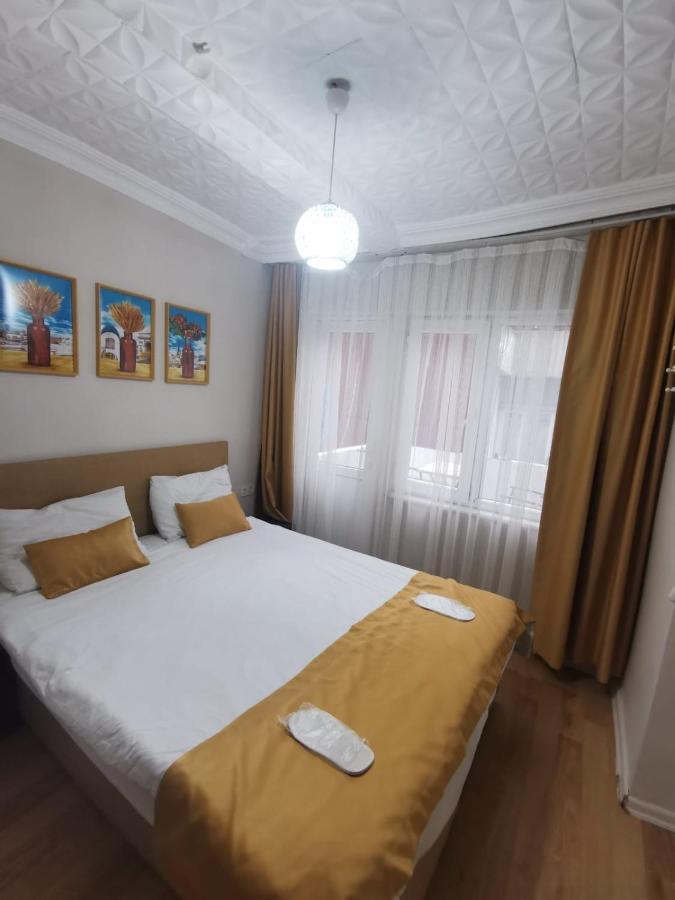 Konut Wooden House Hotell Istanbul Exteriör bild