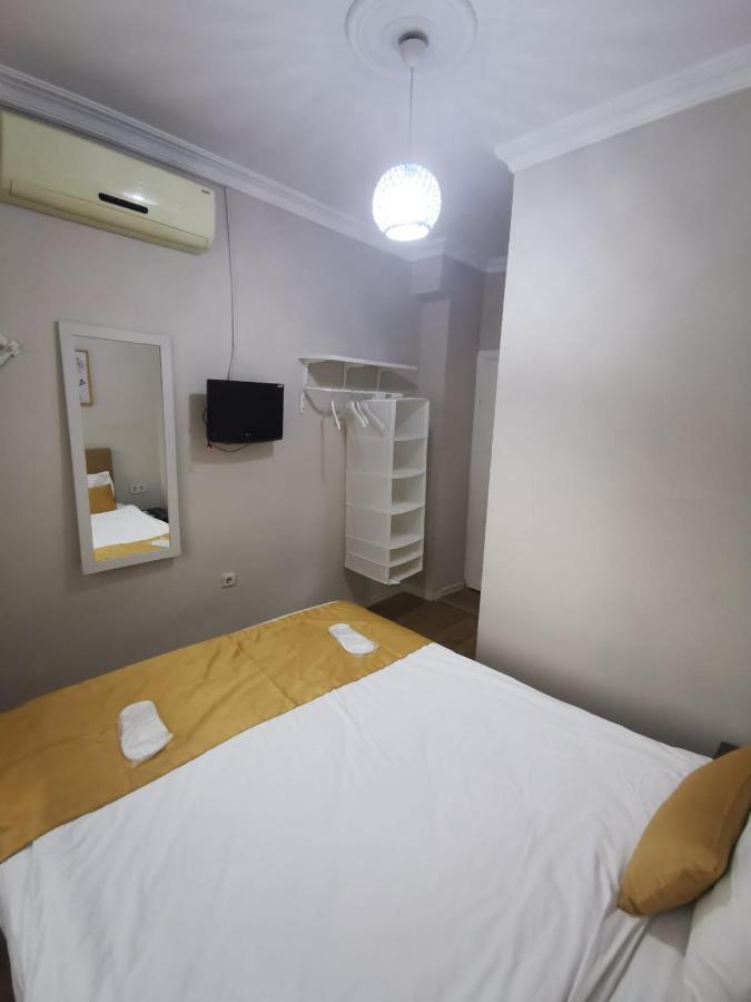 Konut Wooden House Hotell Istanbul Exteriör bild